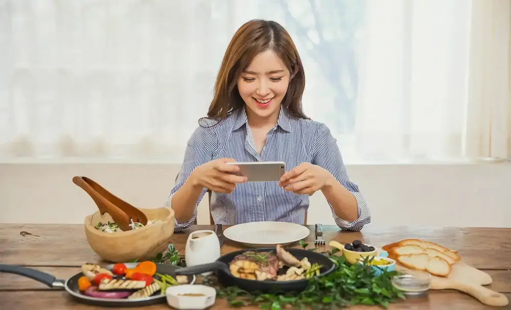 Văn hóa Dining Solo (ăn một mình) đang ngày càng phổ biến ở giới trẻ Hàn Quốc